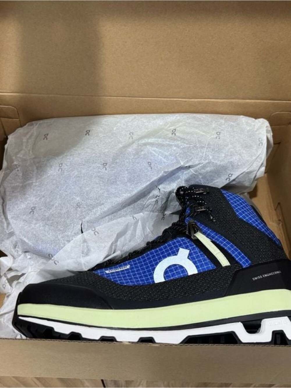 On Running Women’s Size 9 Waterproof Boot. - Picture 6 of 8